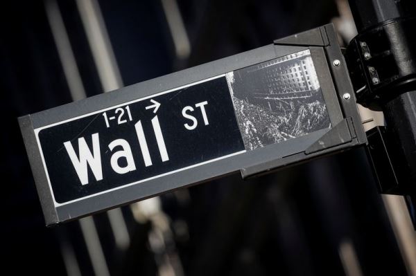 Рынок акций США закрылся падением, Dow Jones снизился на 2,82%