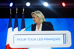 Марин Ле Пен признала поражение на выборах президента Франции