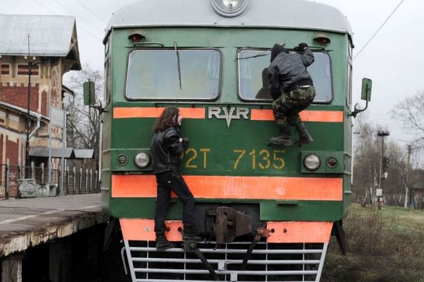 Путин подписал закон о повышении штрафов для зацеперов на поездах в 40 раз 