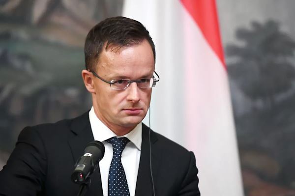 Венгрия сделала заявление о санкциях против российских нефти и газа