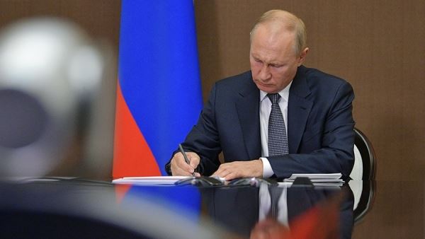 Путин подписал закон о повышении штрафов для «зацеперов»<br />
